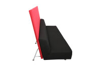 Lounge Sofa in schwarz und hoher roter Rückwand